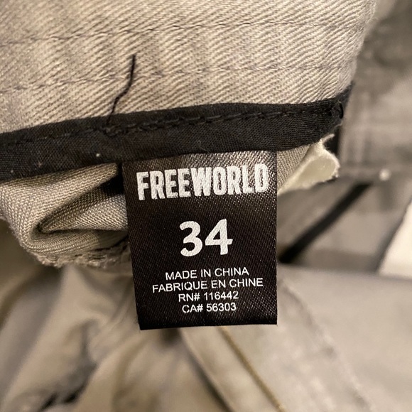 Men’s Freeworld Shorts- Size 34 Waist - Picture 3 of 3